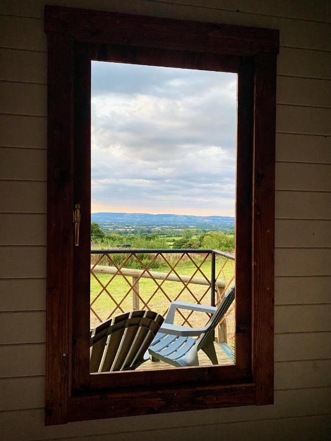 Cherry Tree Glamping Lodge ويلينغتون المظهر الخارجي الصورة
