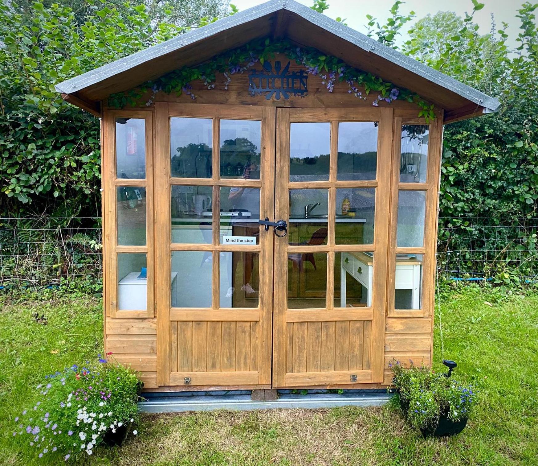 Cherry Tree Glamping Lodge ويلينغتون المظهر الخارجي الصورة